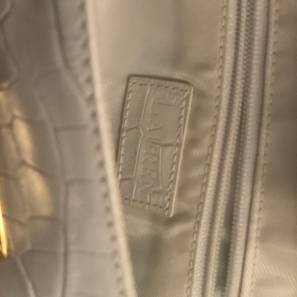 White Ralph Lauren purse with a gold chain strap - Picture 3 of 4